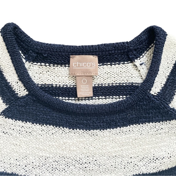 Chico’s 1/2 sleeve knitted top navy blue white striped scoop hem round neck Sz 0 - Picture 6 of 8